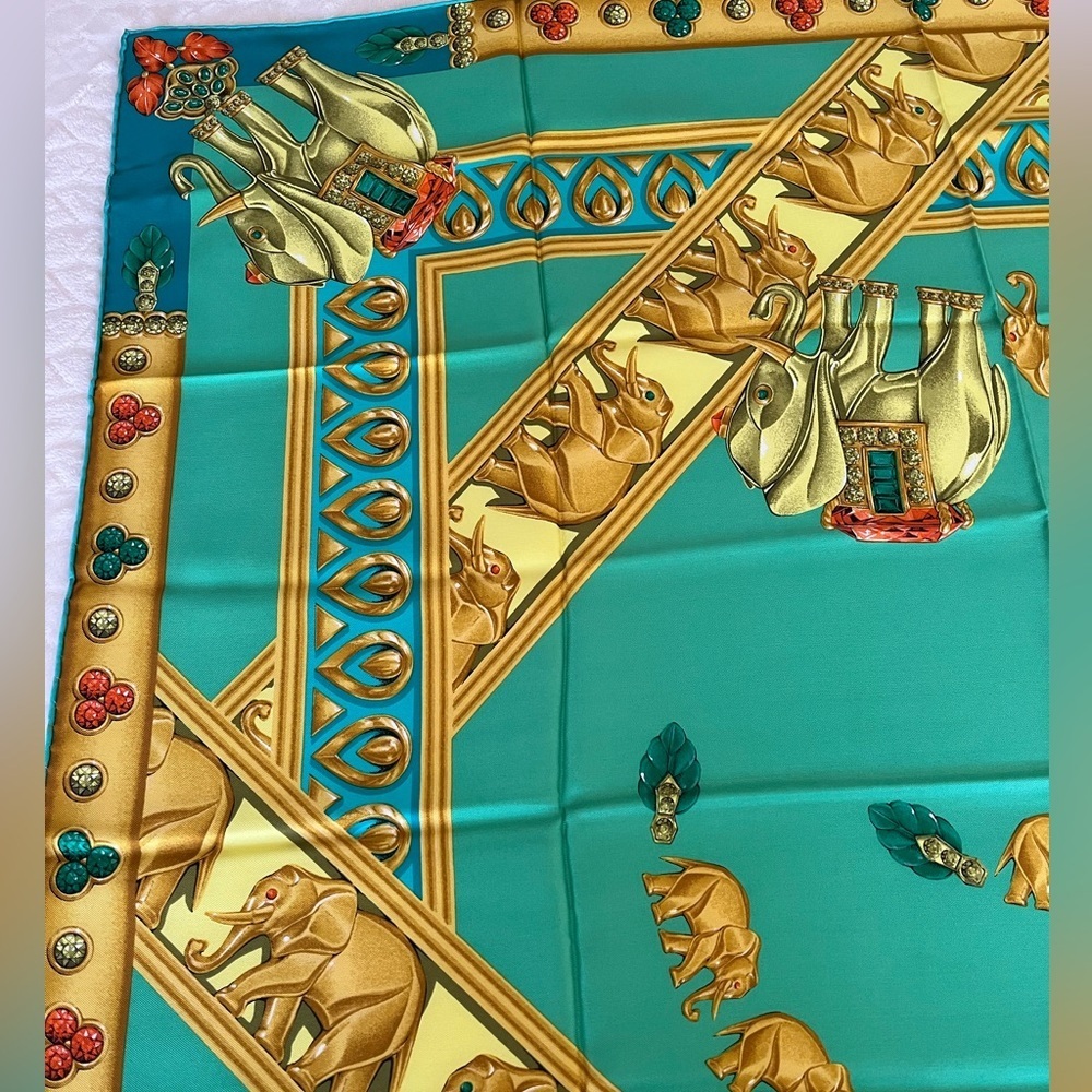 Cartier Silk Scarf Parade des Elephants Rare Vintage 1980’s-1990 - Picture 14 of 17